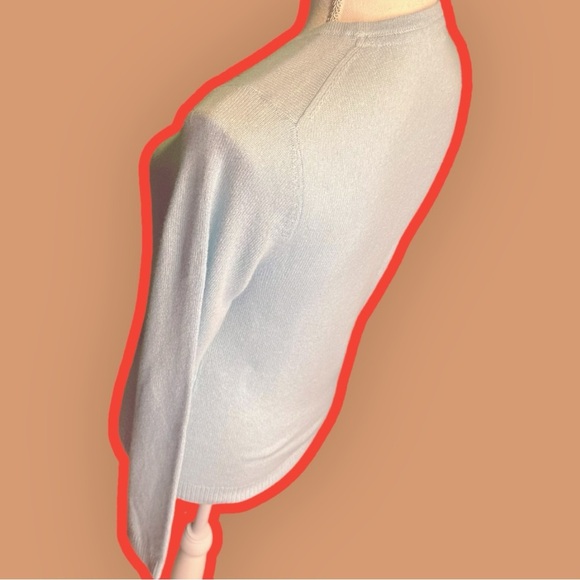 L.L. Bean ‘Women’s Classic Cashmere Crewneck’ in Soft Turquoise / Baby Blue XS - Picture 5 of 14